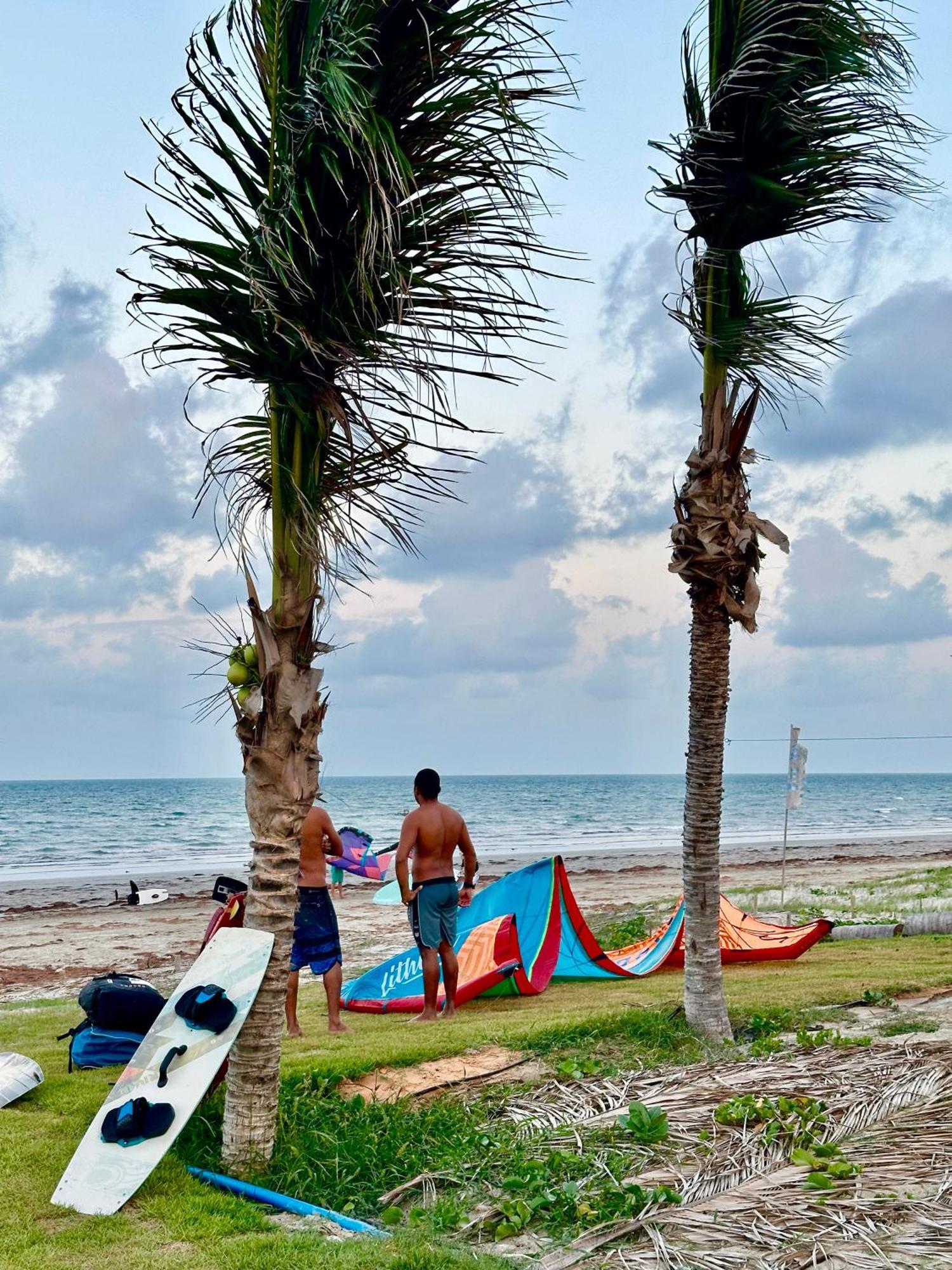 Seu Pedro Lounge Praia - Pousada E Kite Center Icapui Bagian luar foto